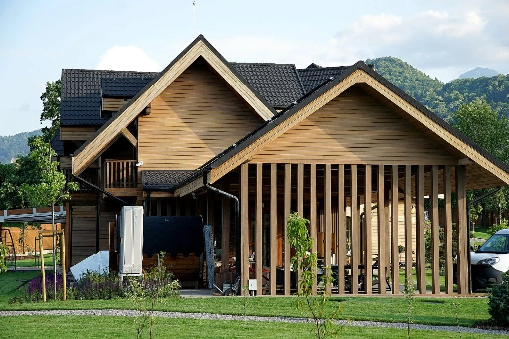 Forest Chalet 2