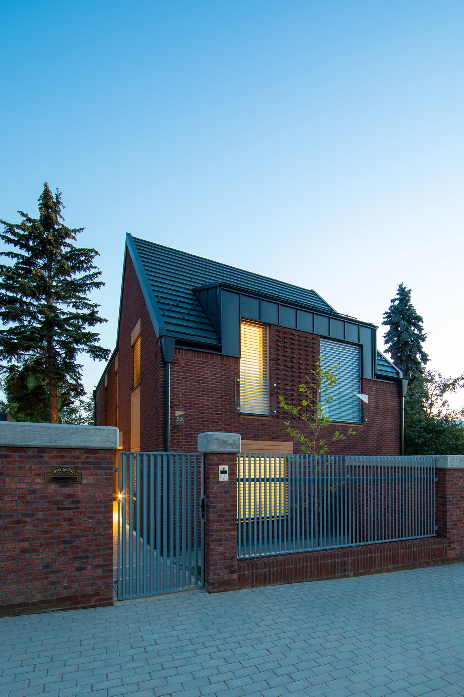 Warm Urban House 10