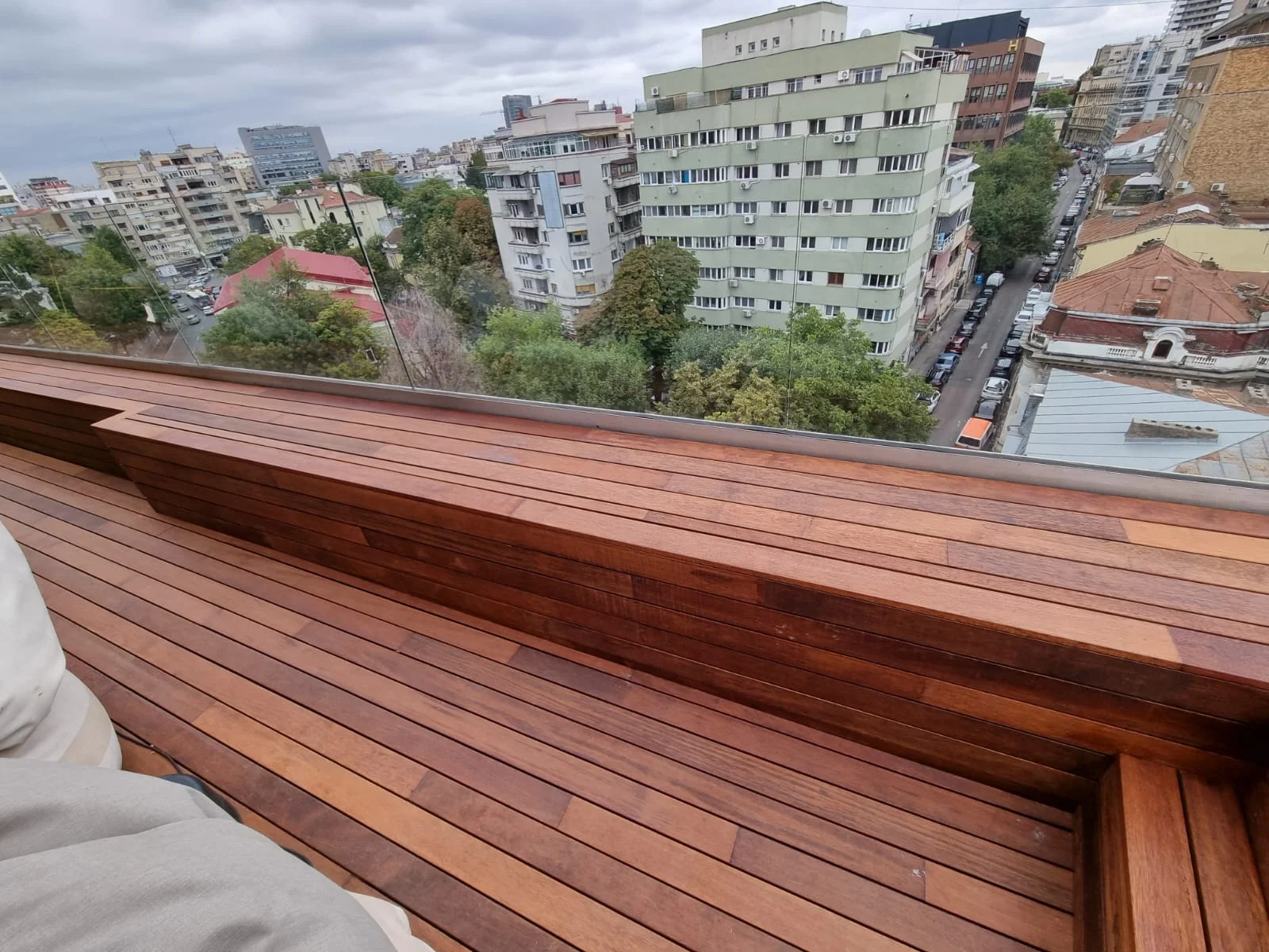 Merbau Rooftop Terrace – deck Merbau pe terasă de bloc – București – Floors4You