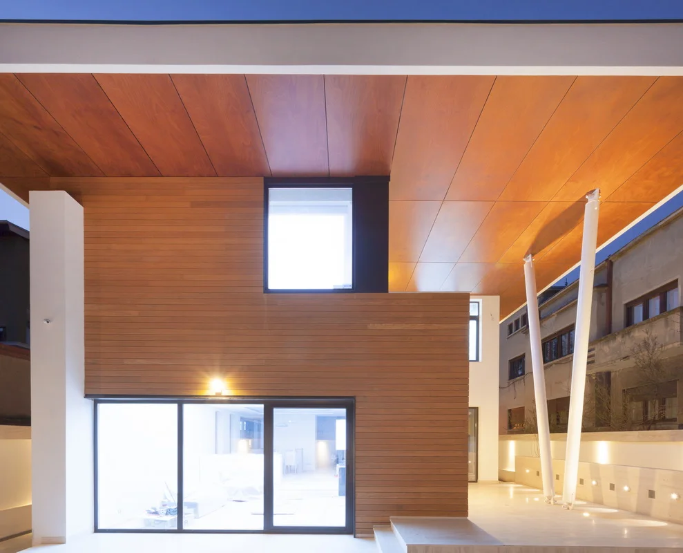 Glass & Wood Stairs Villa – scări din parchet cu LED – București – Floors4You