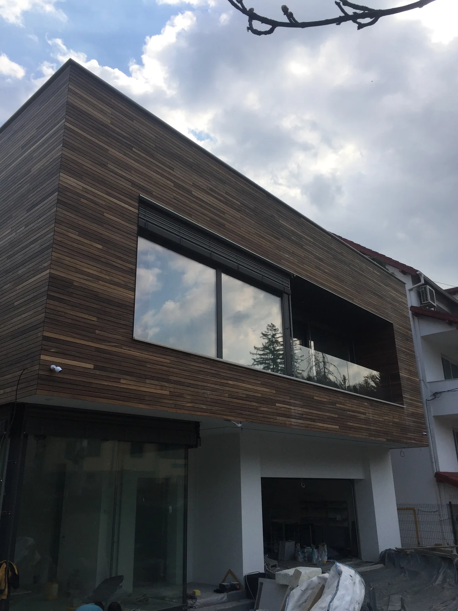 Pitești Padauk House – fațadă și terasă – Pitești – Floors4You