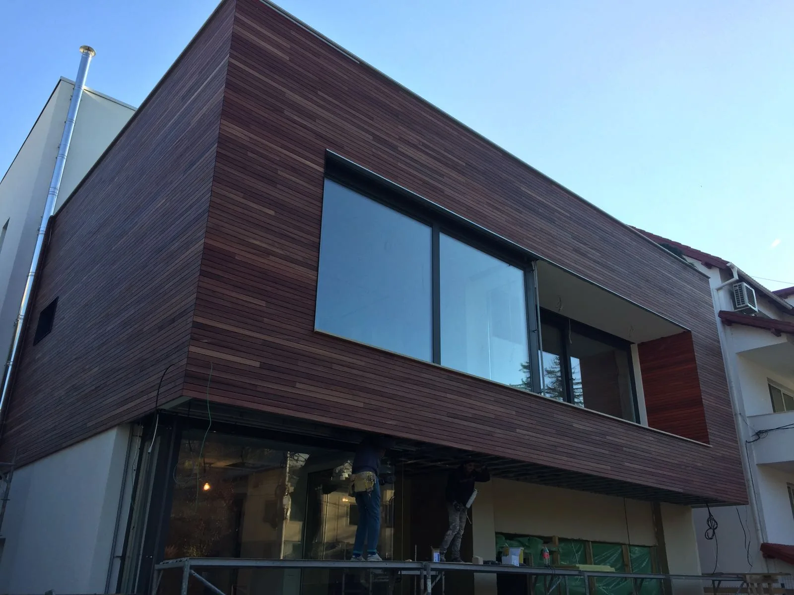 Pitești Padauk House – fațadă și terasă – Pitești – Floors4You