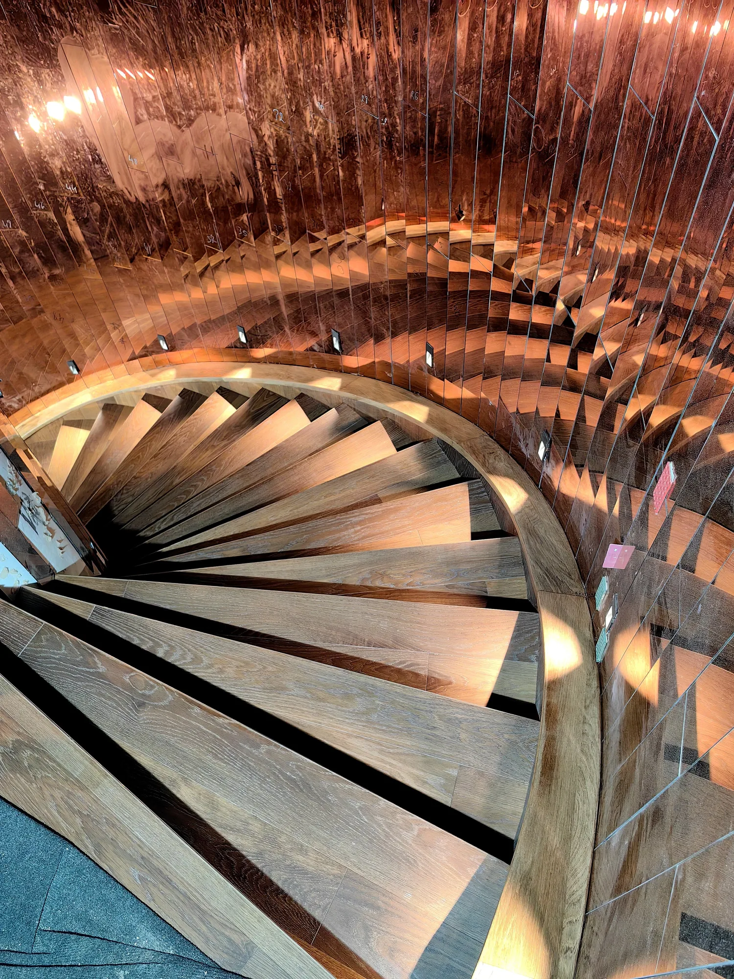 Margo Restaurant – parchet și scări – Constanța – Floors4You