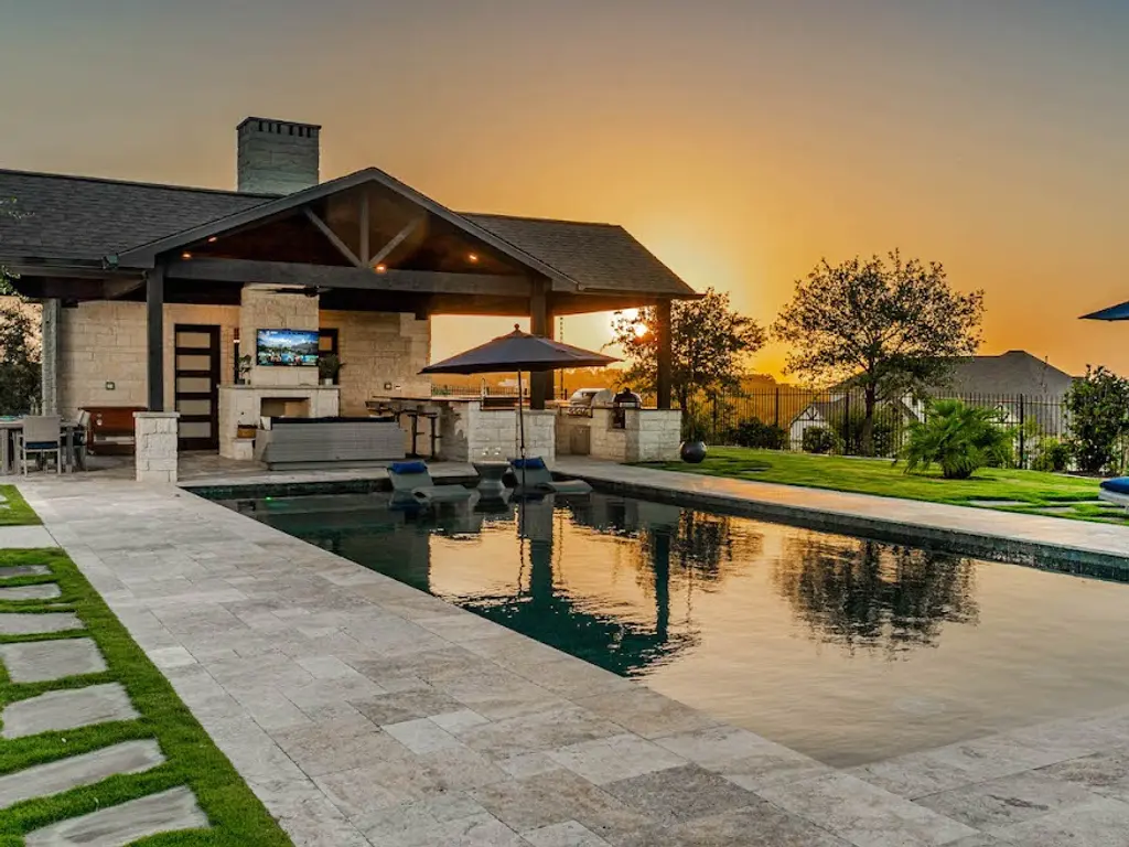 Outdoor Living 1