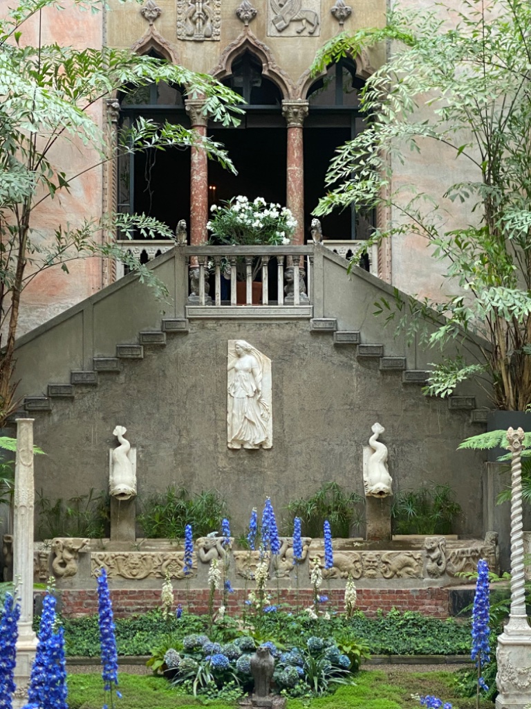 Gardner courtyard garden 5
