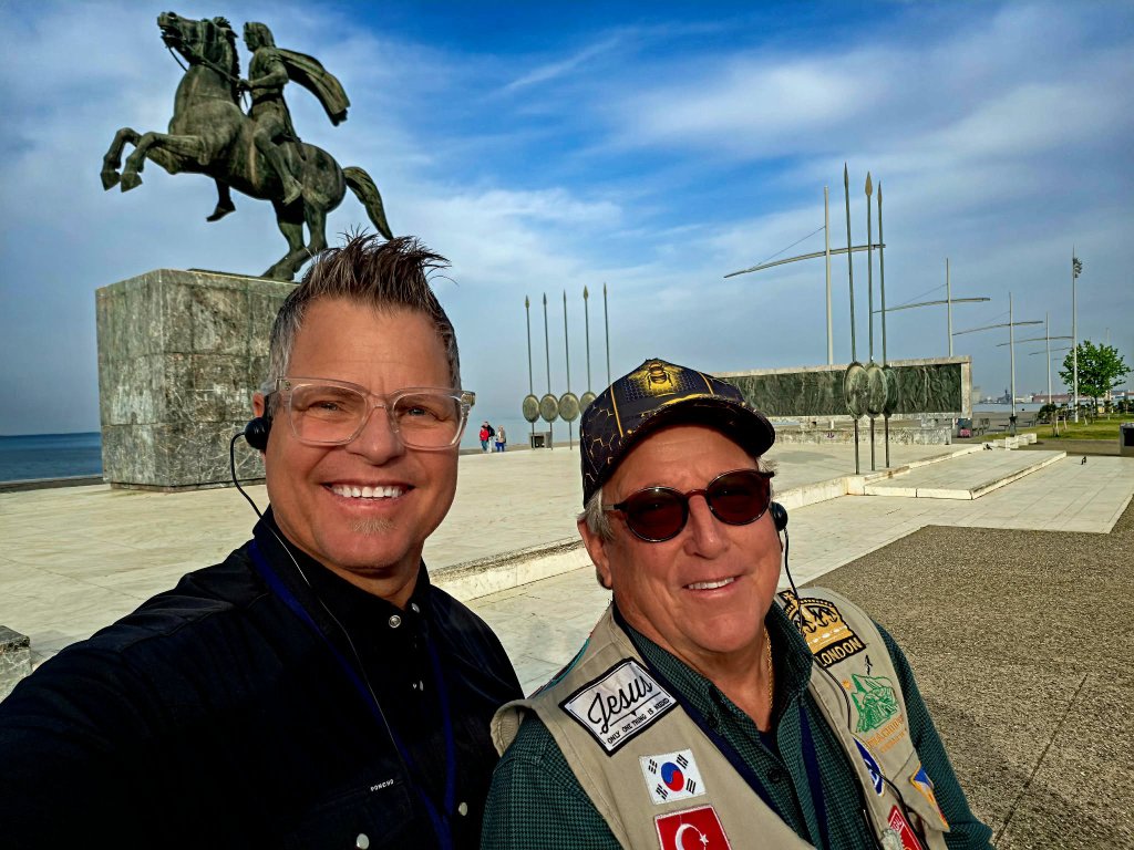 Couple selfie — Alexander the Great statue, Thessaloniki