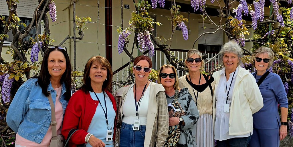 Ladies group under wisteria — Philippi