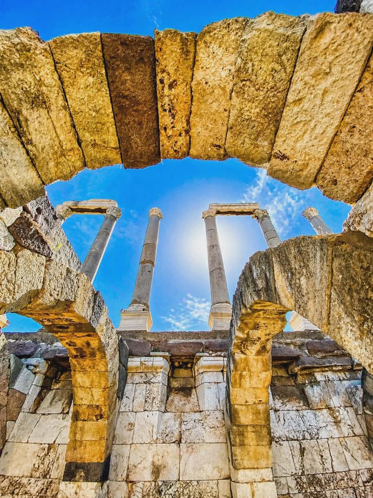 Ancient Roman columns through the arch — Smyrna