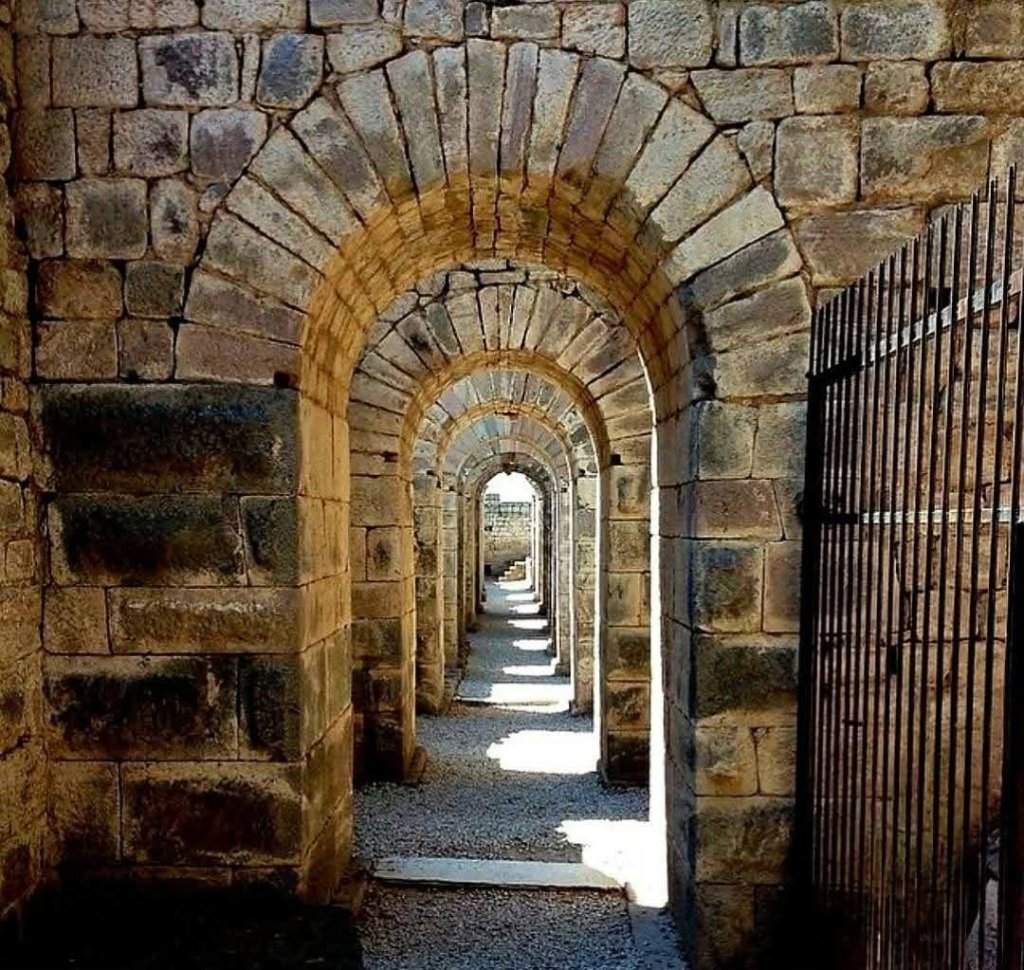 Ancient arched corridors — Pergamum