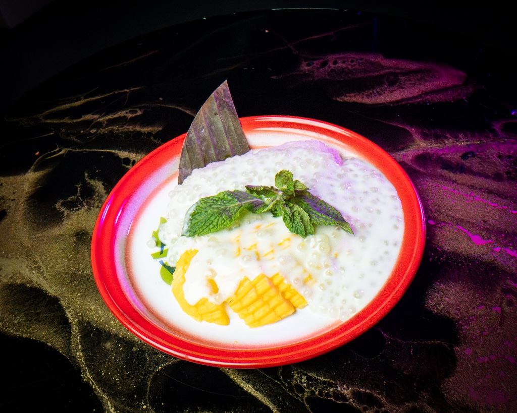 Sweet Mango w/ Sticky Rice