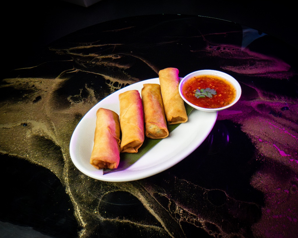 Crispy Veggie Rolls (4 pcs)