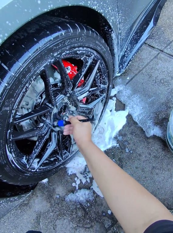 Wheel & Tyre Clean 1