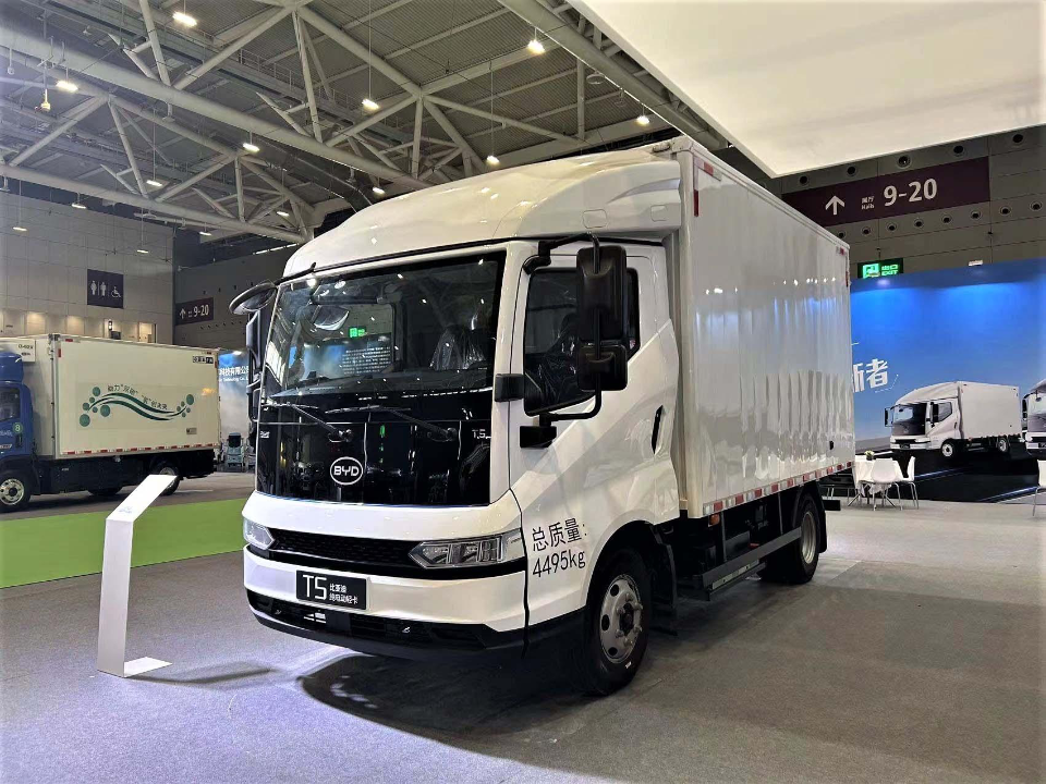 TRACTOCAMIONES — VINTEK MOTORS
