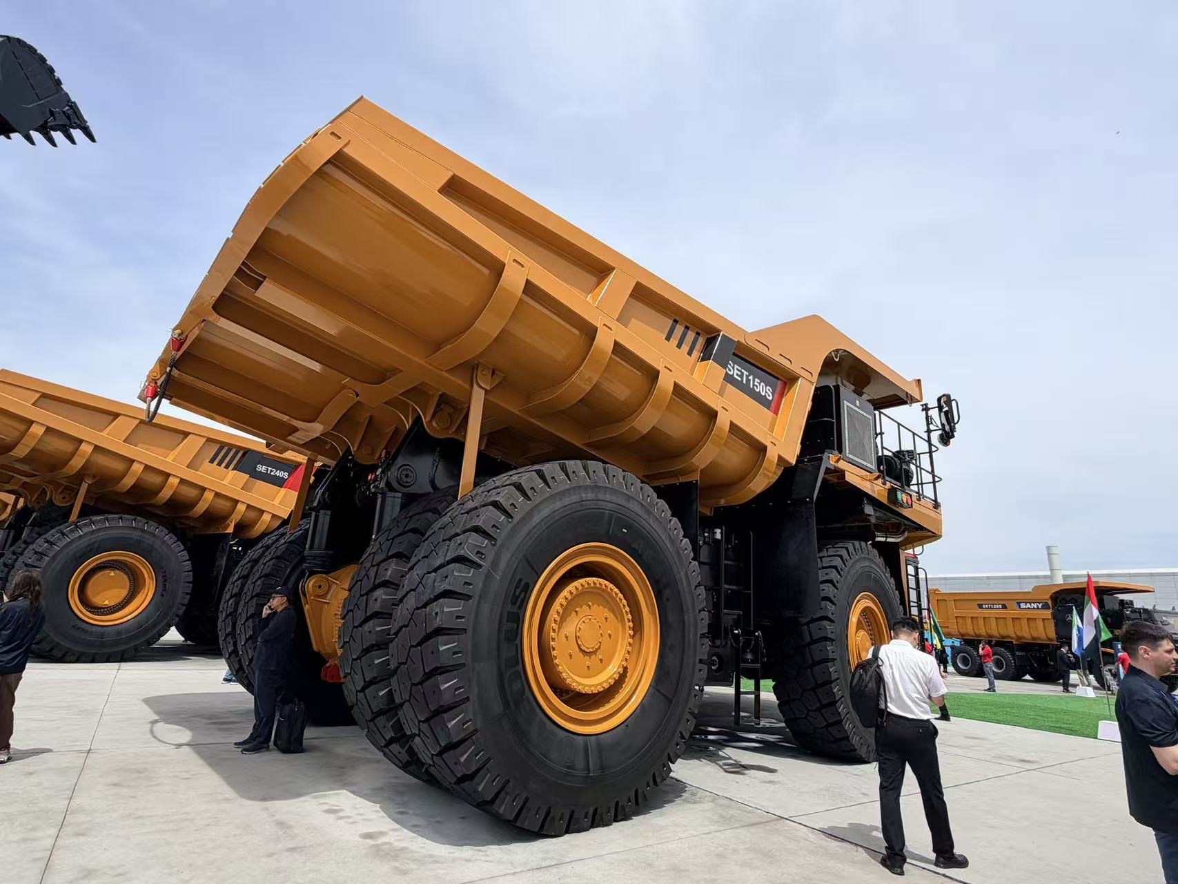 SANY  SANY  Mining Truck 145 E thumb 2