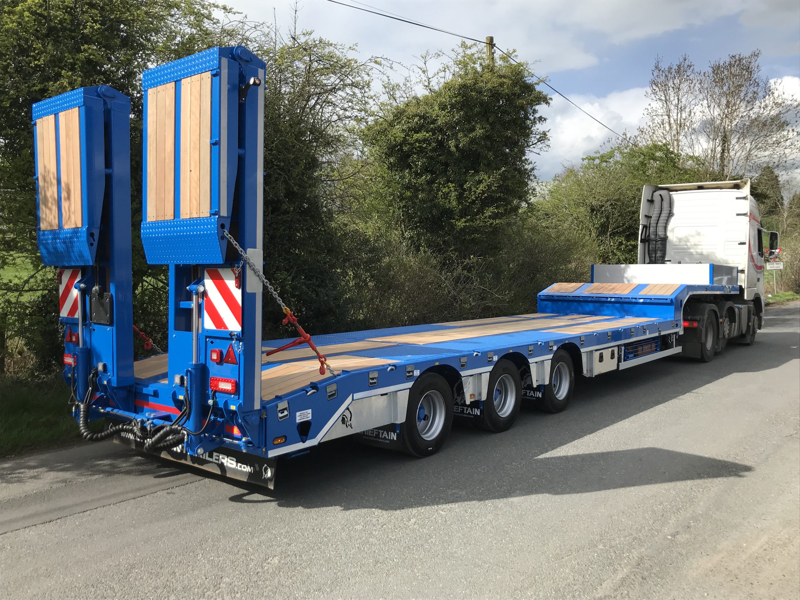 ZW  Semi Remolque de 3 Axles  thumb 3