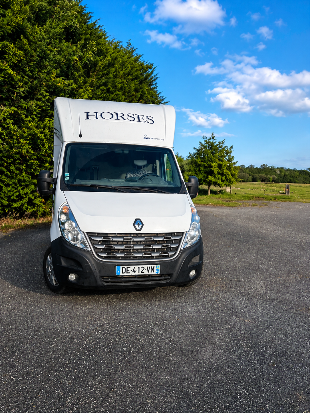 Location de camion chevaux à Pau : le guide pratique