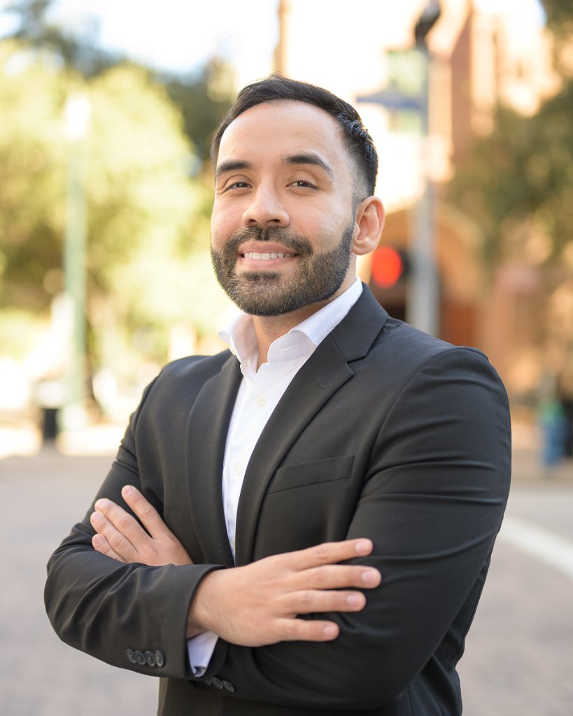 Eric Xavier Macias, Founder & CEO of HolaVida Health