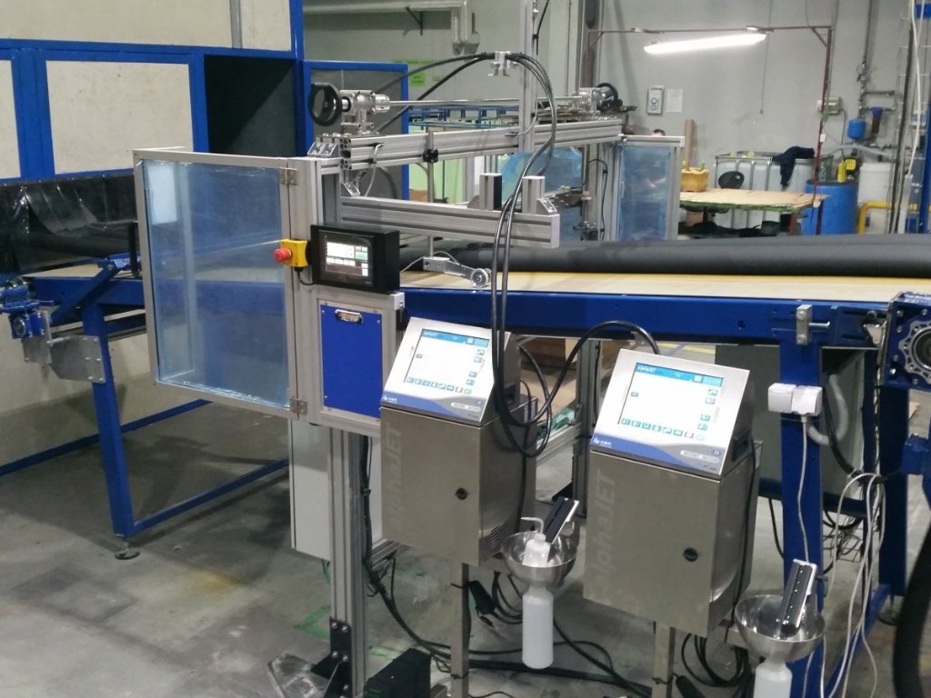 Laser-marking cabinet for multi-height products