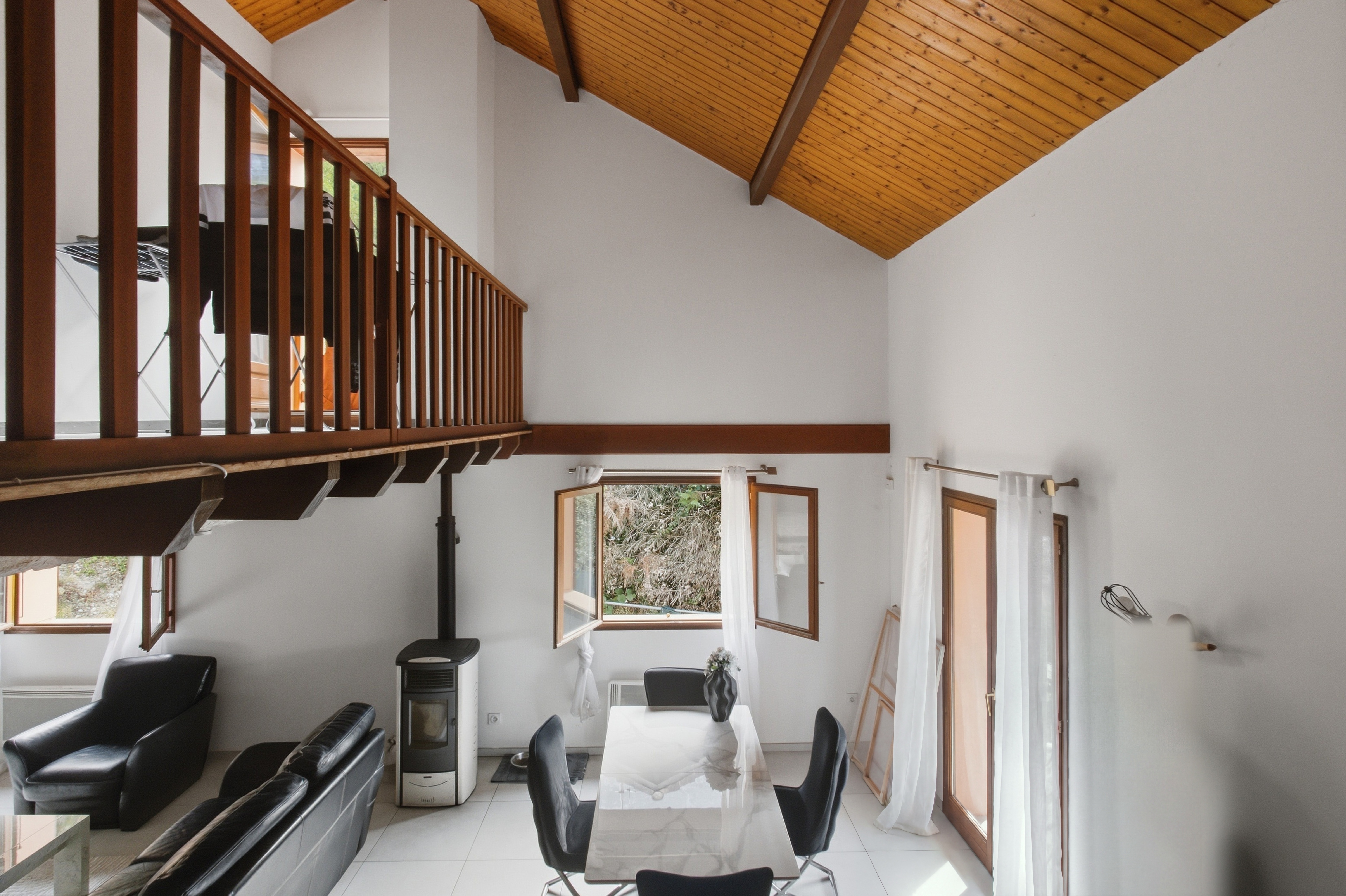 Maison familiale avec espace aménagé, grand garage et terrain – Saint-Égrève - 2