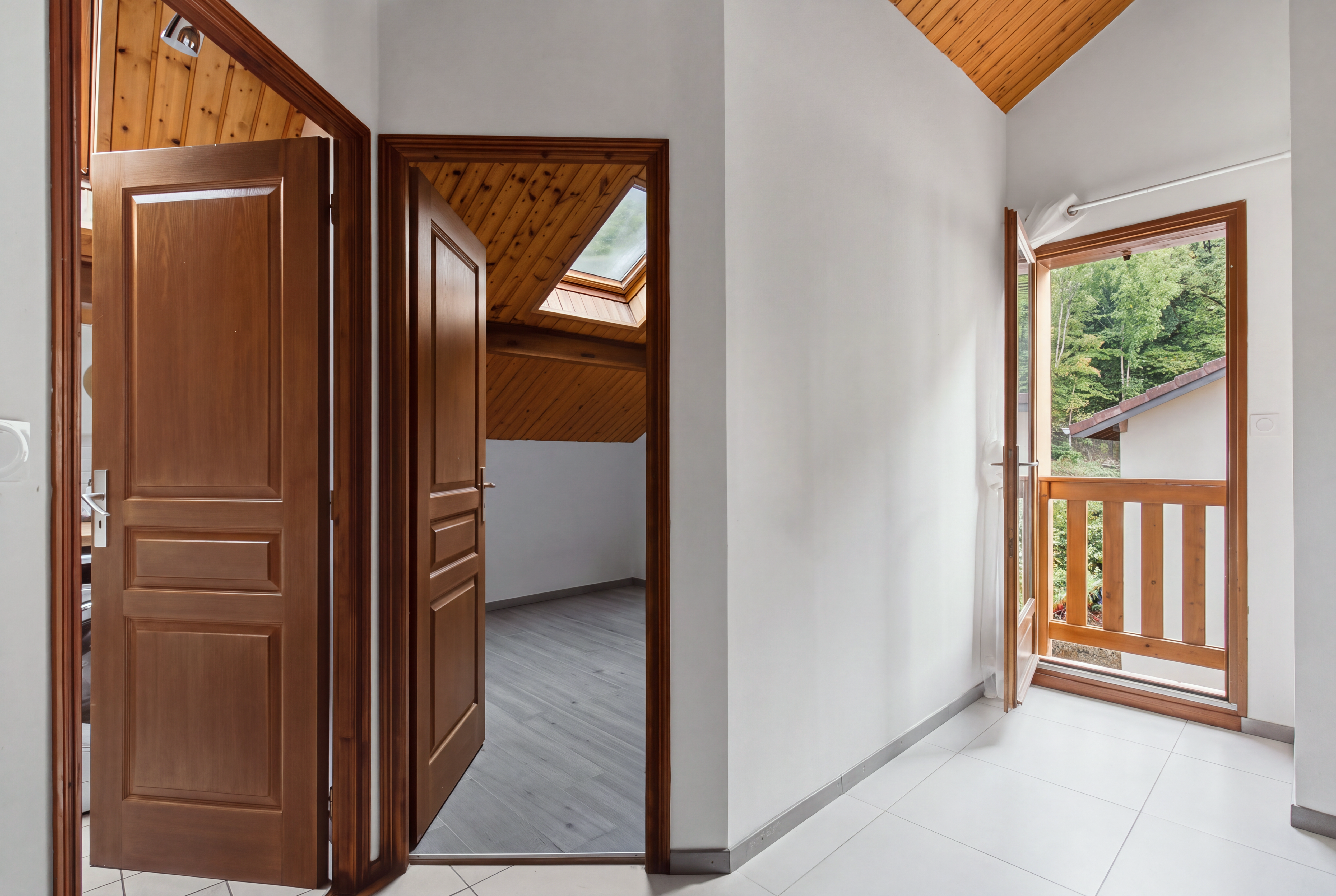 Maison familiale avec espace aménagé, grand garage et terrain – Saint-Égrève - 23