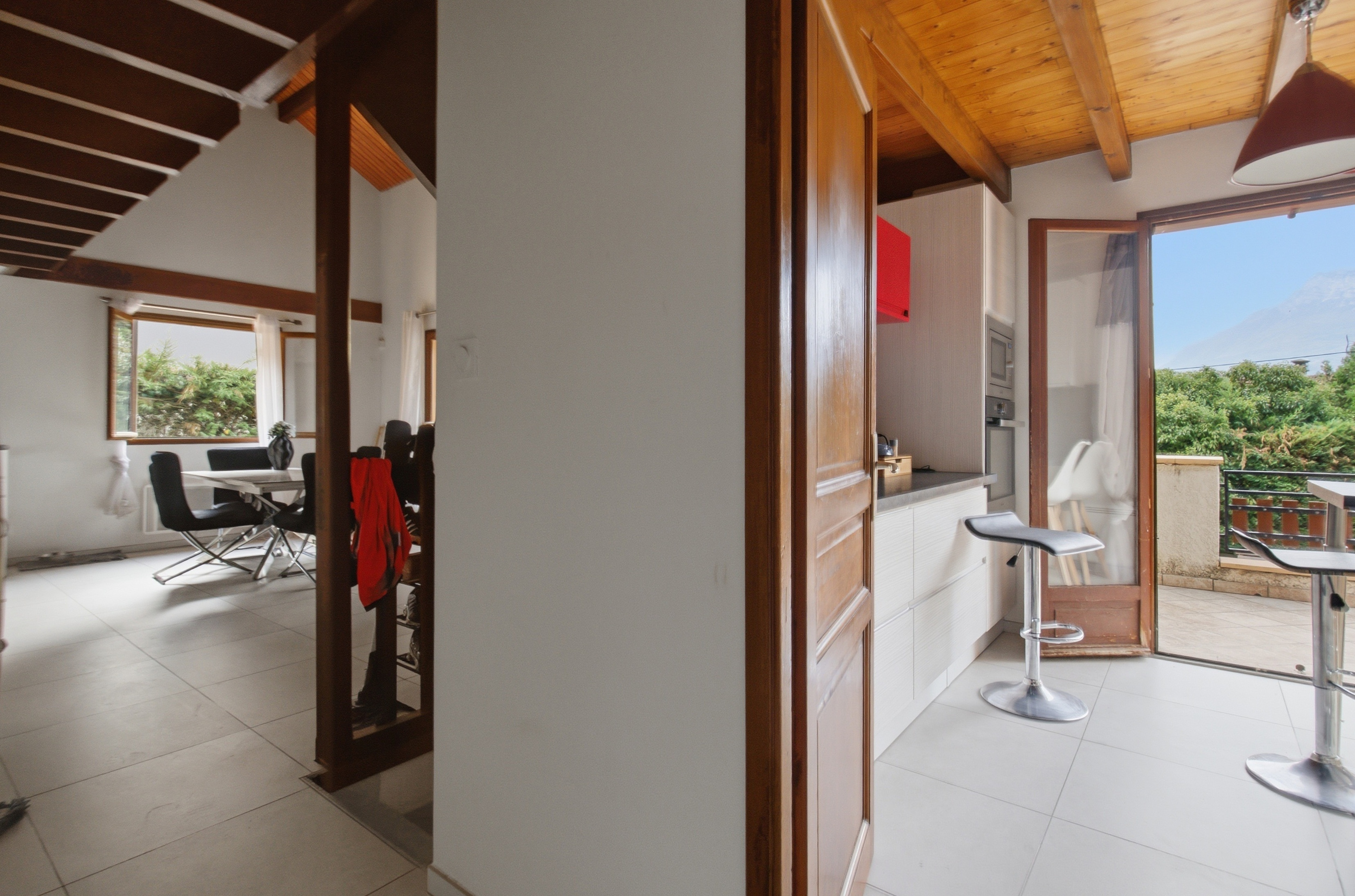 Maison familiale avec espace aménagé, grand garage et terrain – Saint-Égrève - 7
