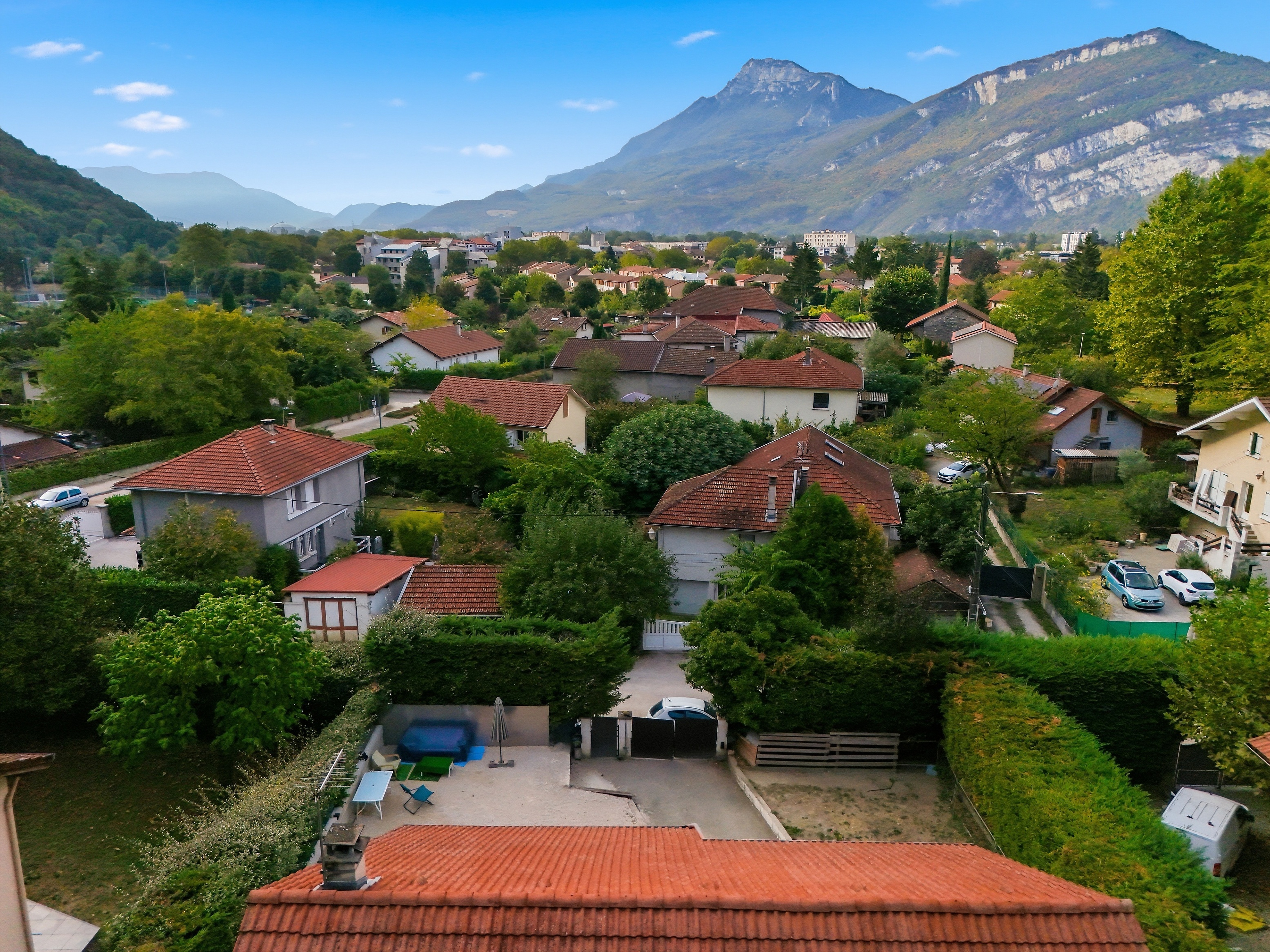 Maison familiale avec espace aménagé, grand garage et terrain – Saint-Égrève - 15