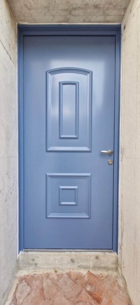 Porte d'entrée bleue