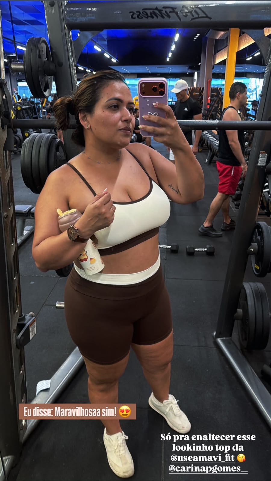 Kelly Sozinho usando AMAVI