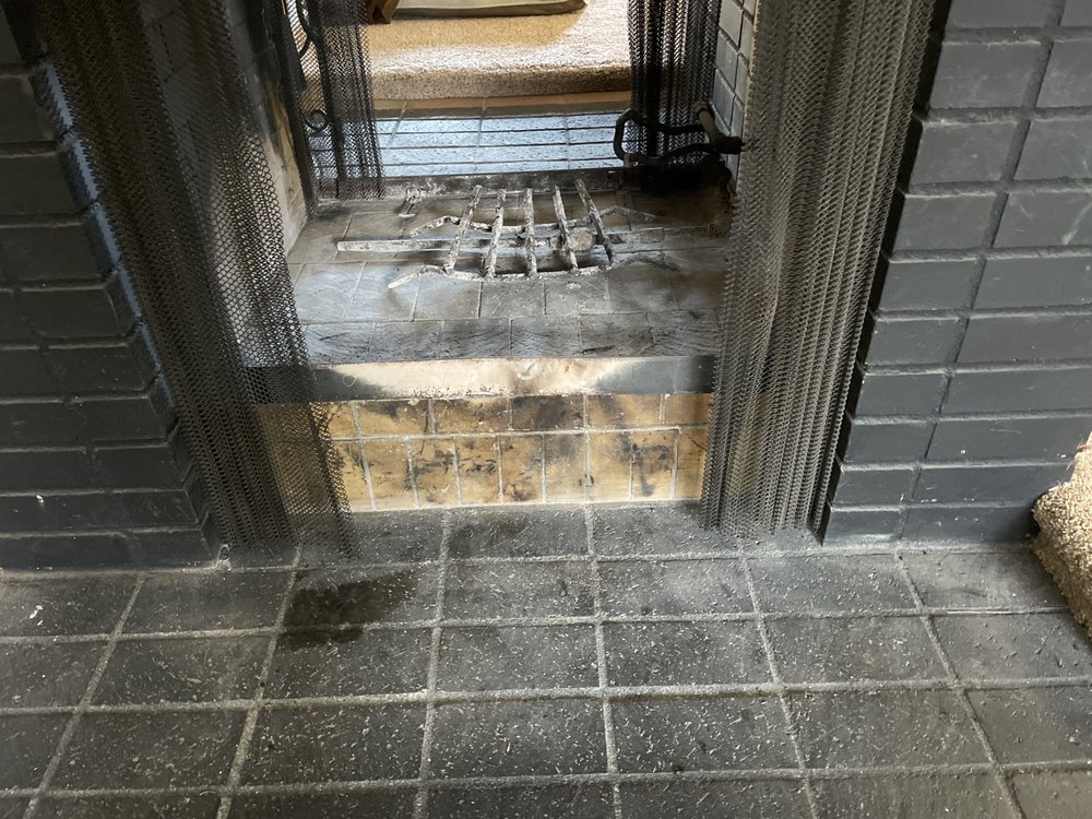Firebox before service - heavy soot