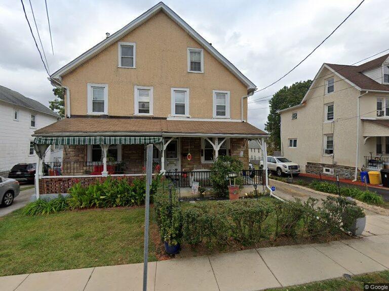 212 Chestnut Ave