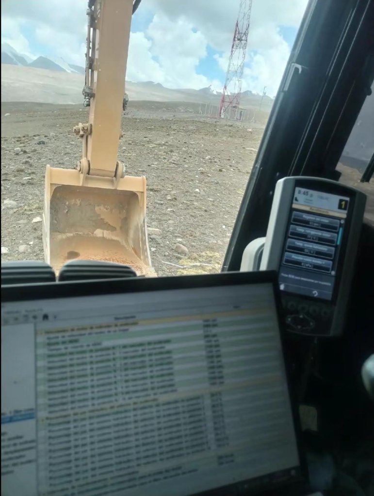 Komatsu PC200