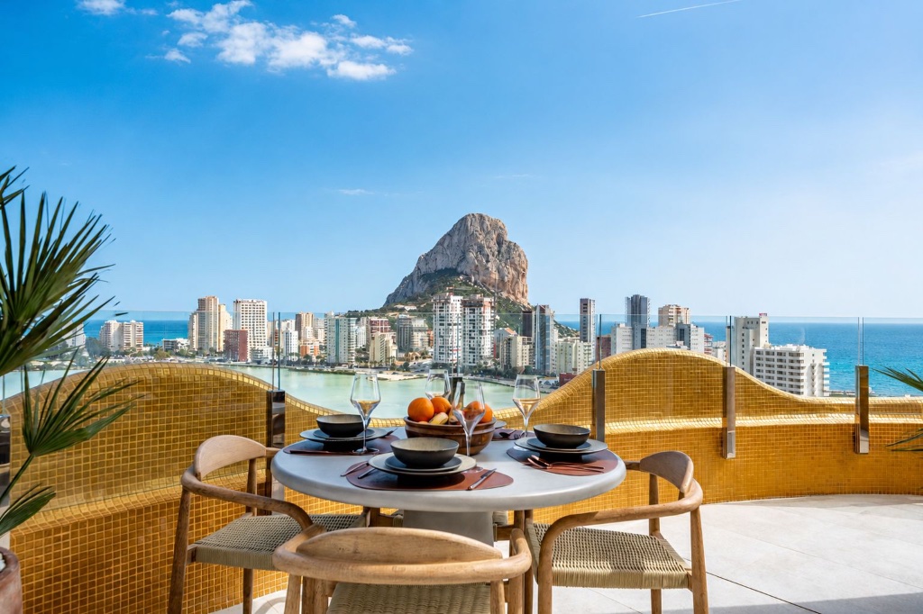 Luxury terrace overlooking the Mediterranean Sea and Peñón de Ifach in Calpe