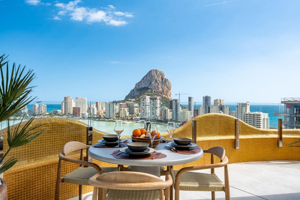 Premium holiday rental with pool in Calpe