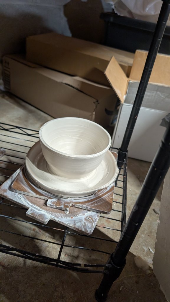 Bowl and plate drying together