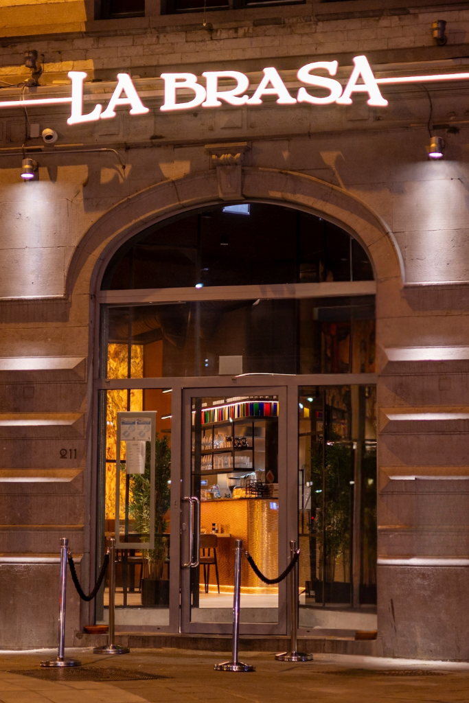 Façade La Brasa