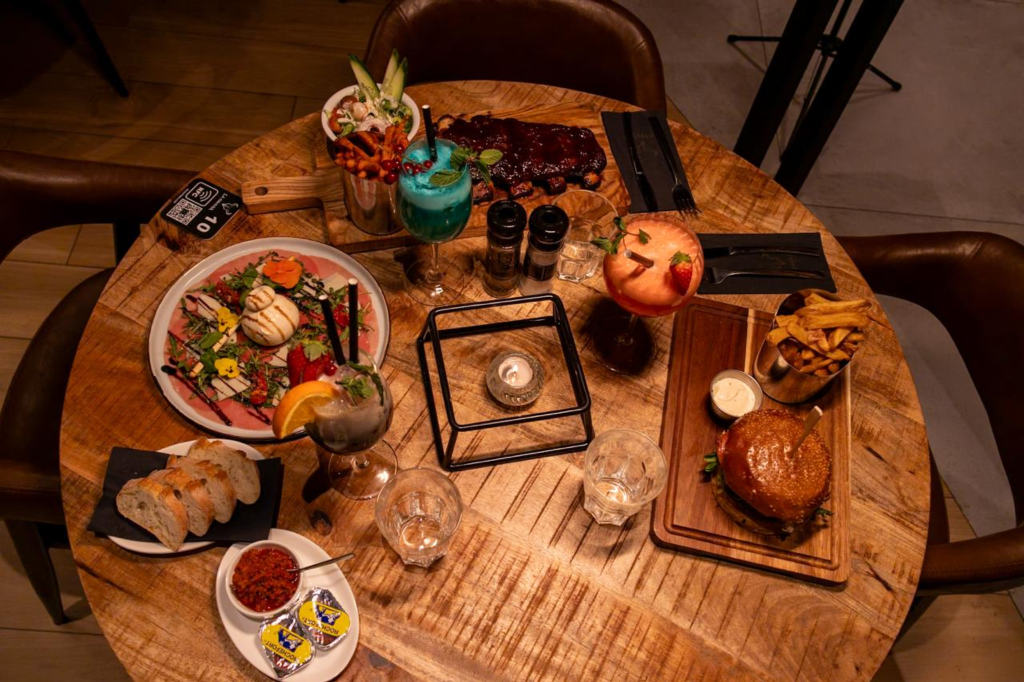 La Brasa — Table dressée