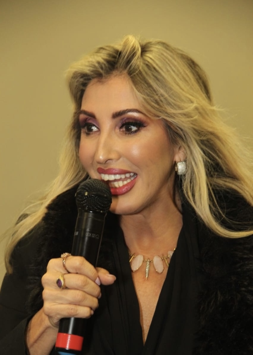 Tânia Fernandes com grupo