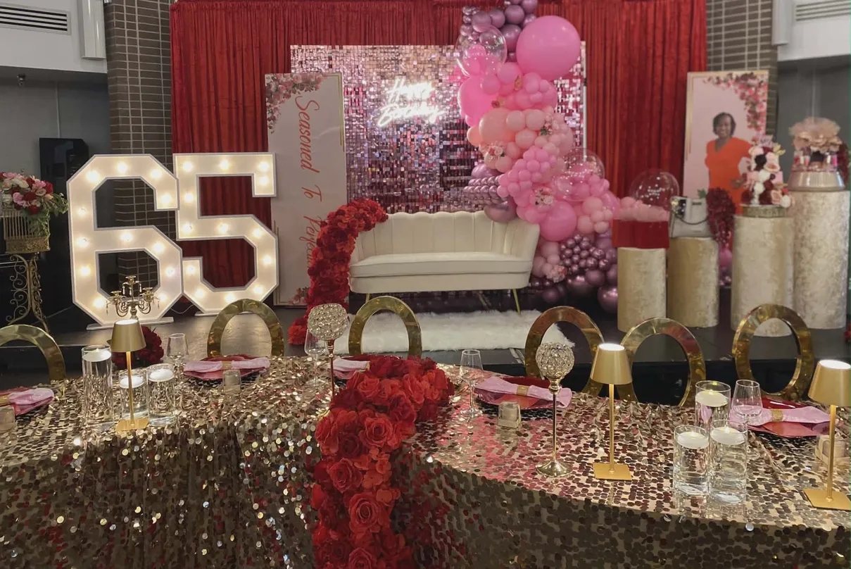 Luxury balloon event decor