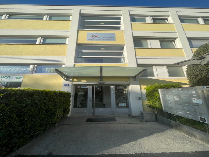 Entrée bâtiment 2
