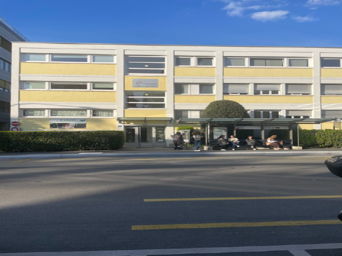 Entrée bâtiment 1
