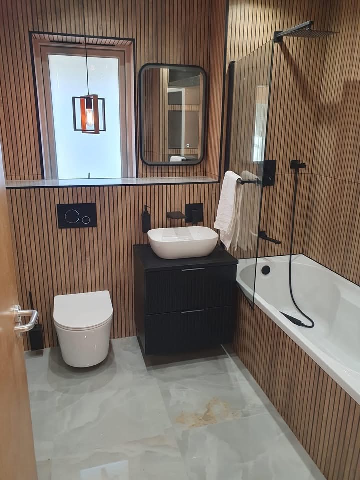 Baño de Lujo con Bañera