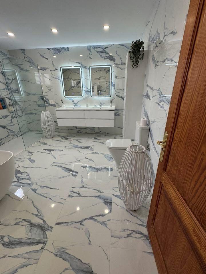 Baño de Mármol Blanco
