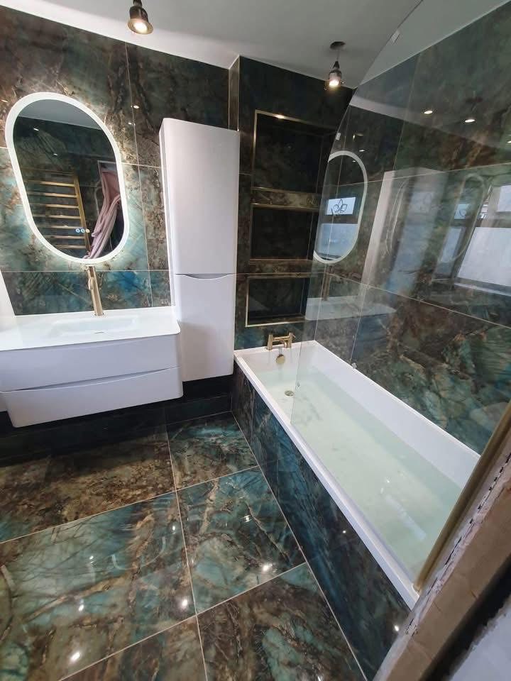 Baño Esmeralda con Bañera