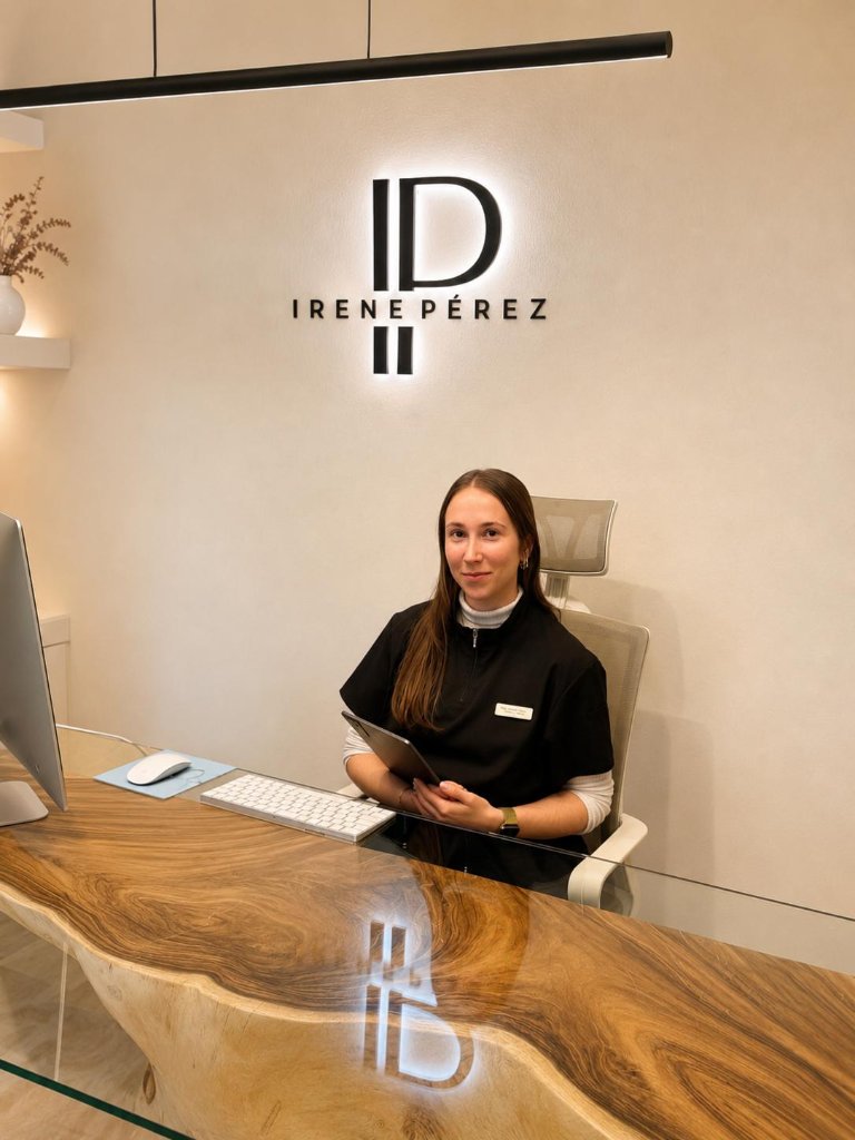 Alba Melchor Leon, Alba Melchor León
Técnico de Estética
Especializada en tratamientos estéticos y cuidado facial y corporal
Formación avanzada en tecnología INDIBA®️ y tratamientos de radiofrecuencia estética. en Belle Estética