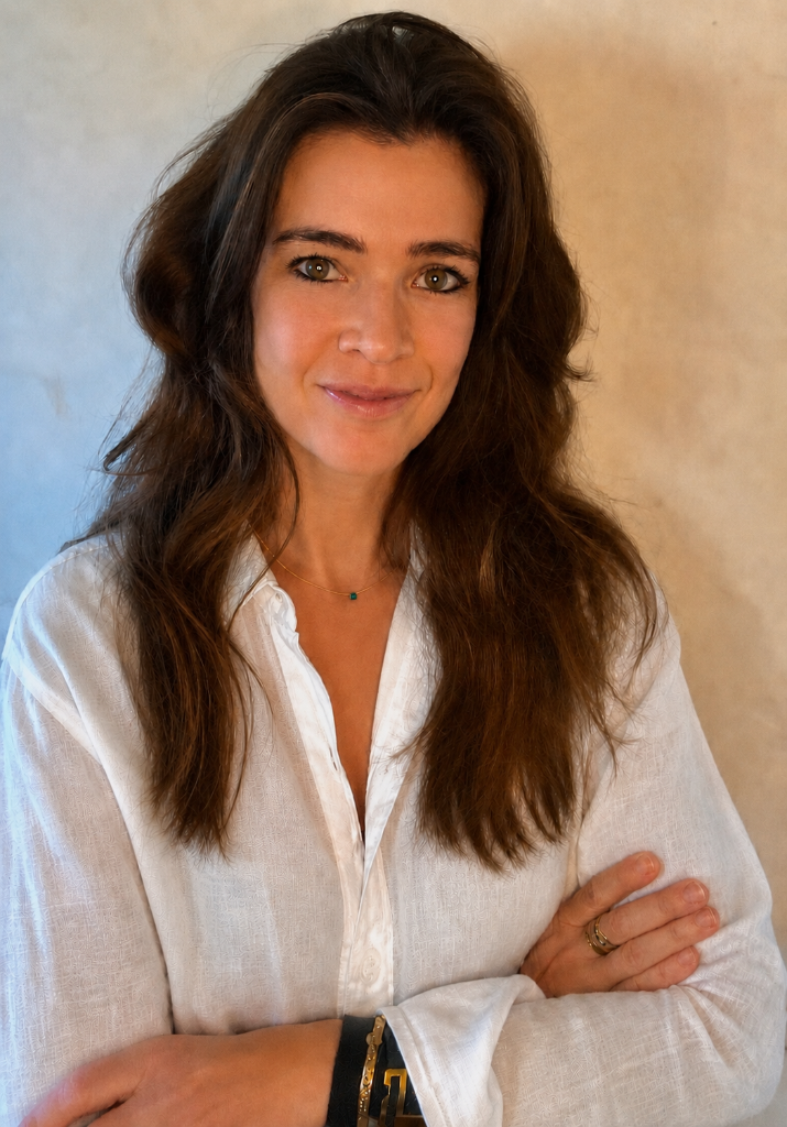 Stephanie Cuesta - Integrative health coach for women 35+ specializing in hormonal balance and strength training