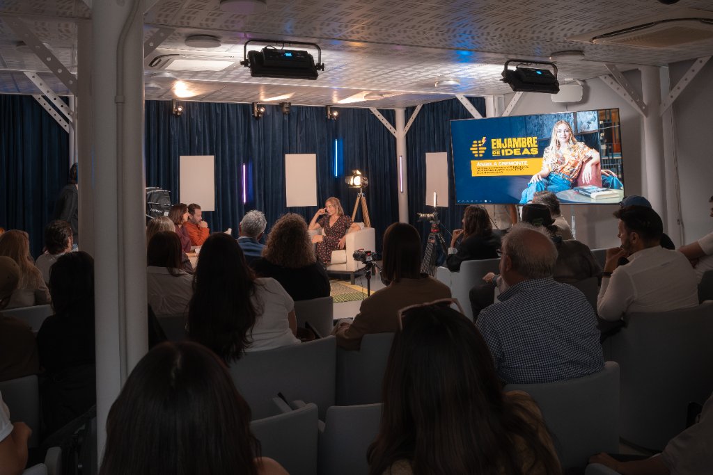Enjambre de Ideas - Auditorio con público