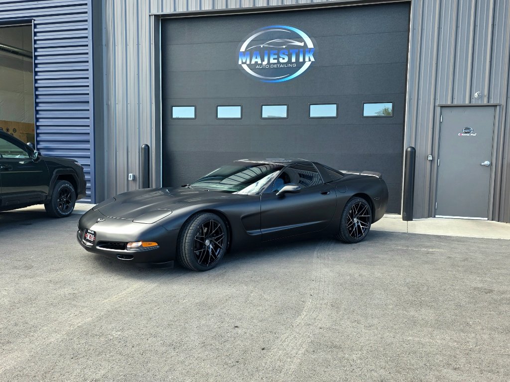 Black Corvette at Majestik