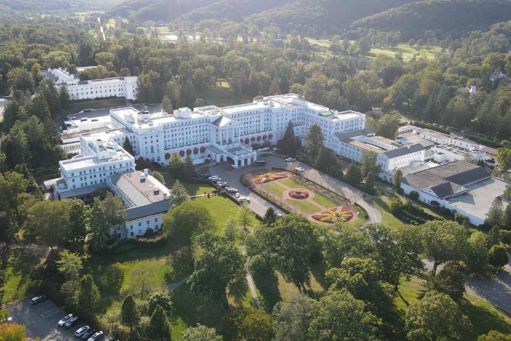 AAA Entertainment at The Greenbrier