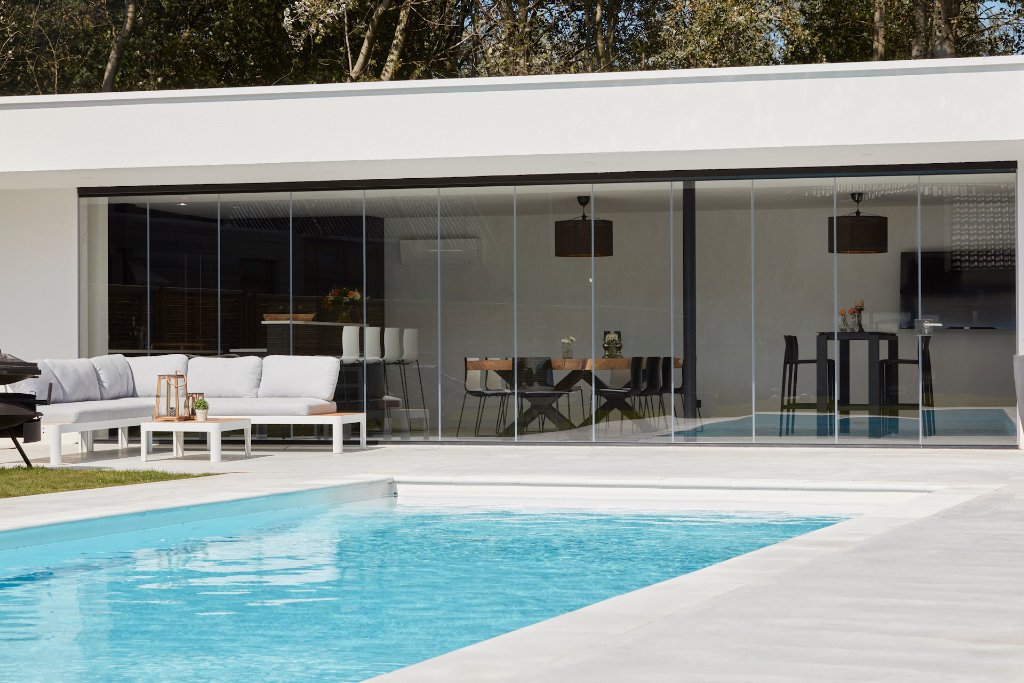 Terraza de lujo con sistema CLAROFLEX PIVOT