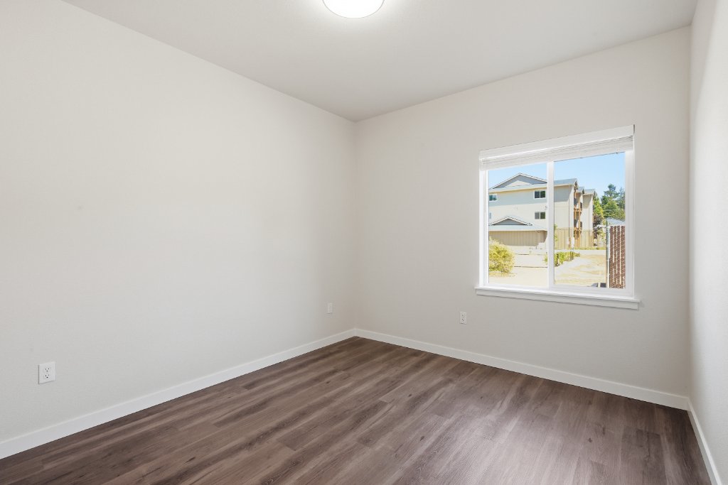 1425 Mildred Ln SE photo 15